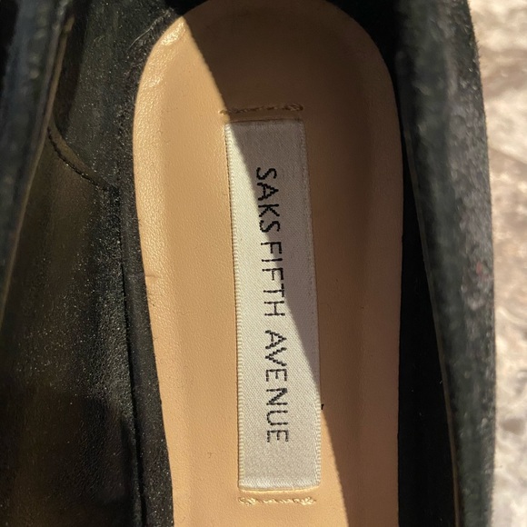 Saks Fifth Avenue black pumps - Picture 3 of 4